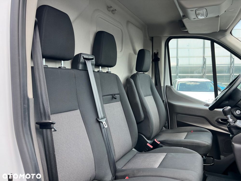 Ford Transit - 33