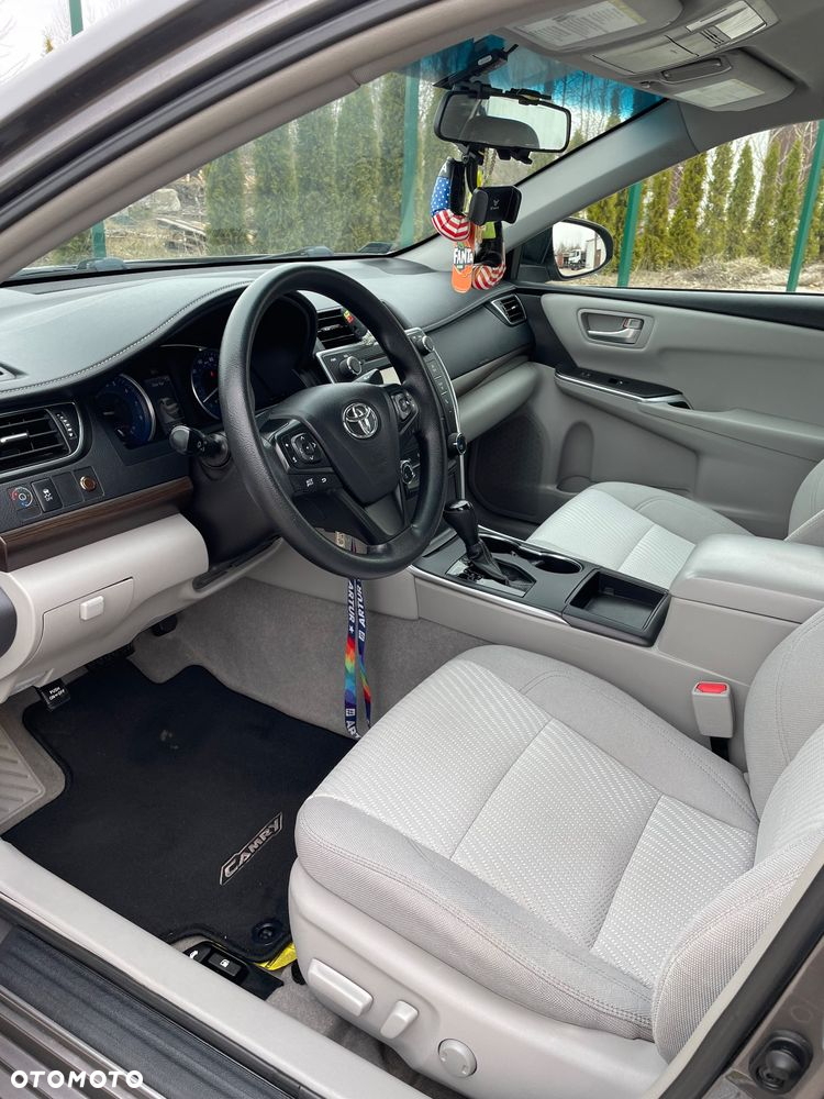 Toyota Camry - 8