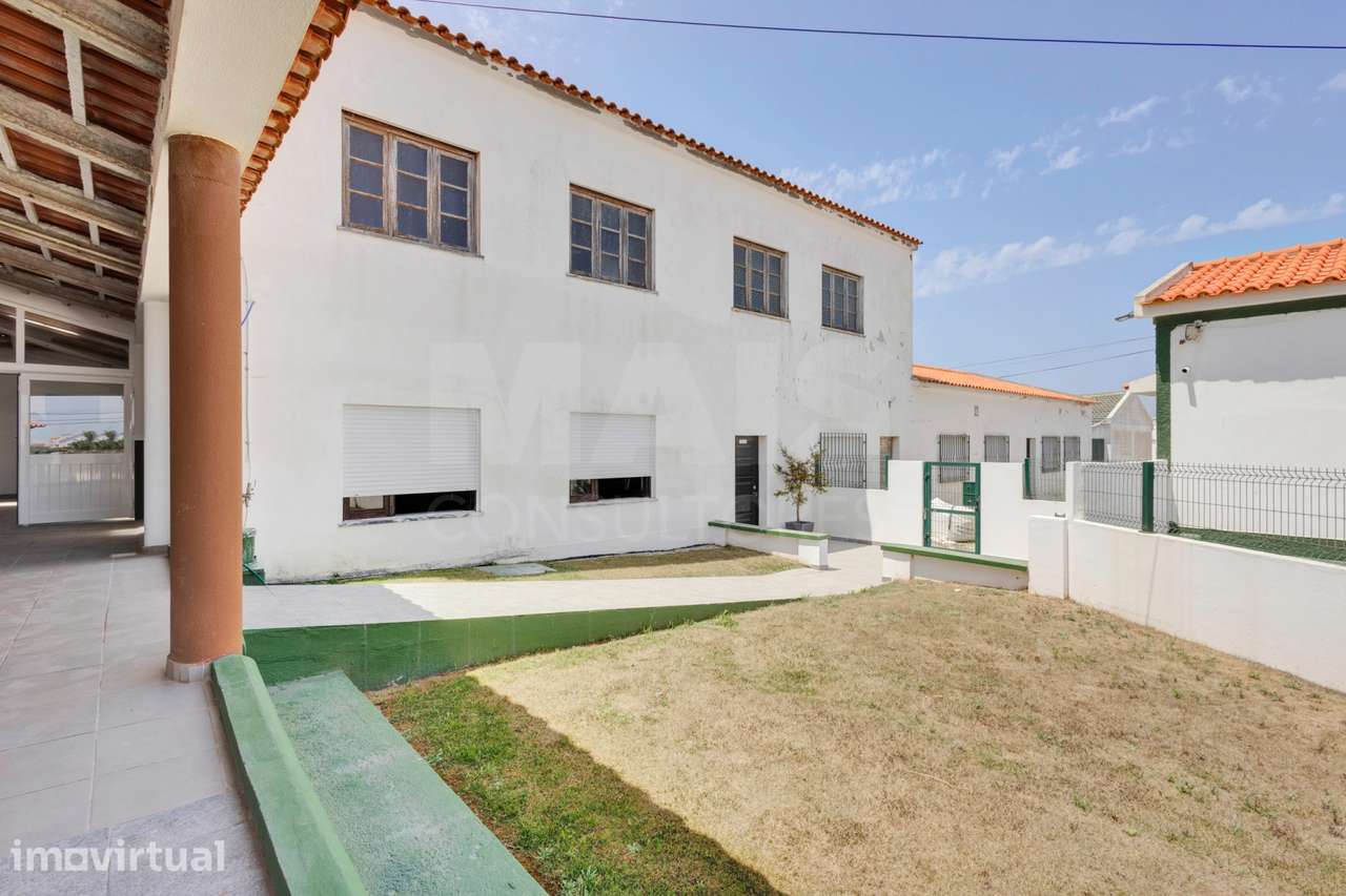 Prédio com PIP aprovado para 8 apartamentos em Peniche - Grande imagem: 3/19