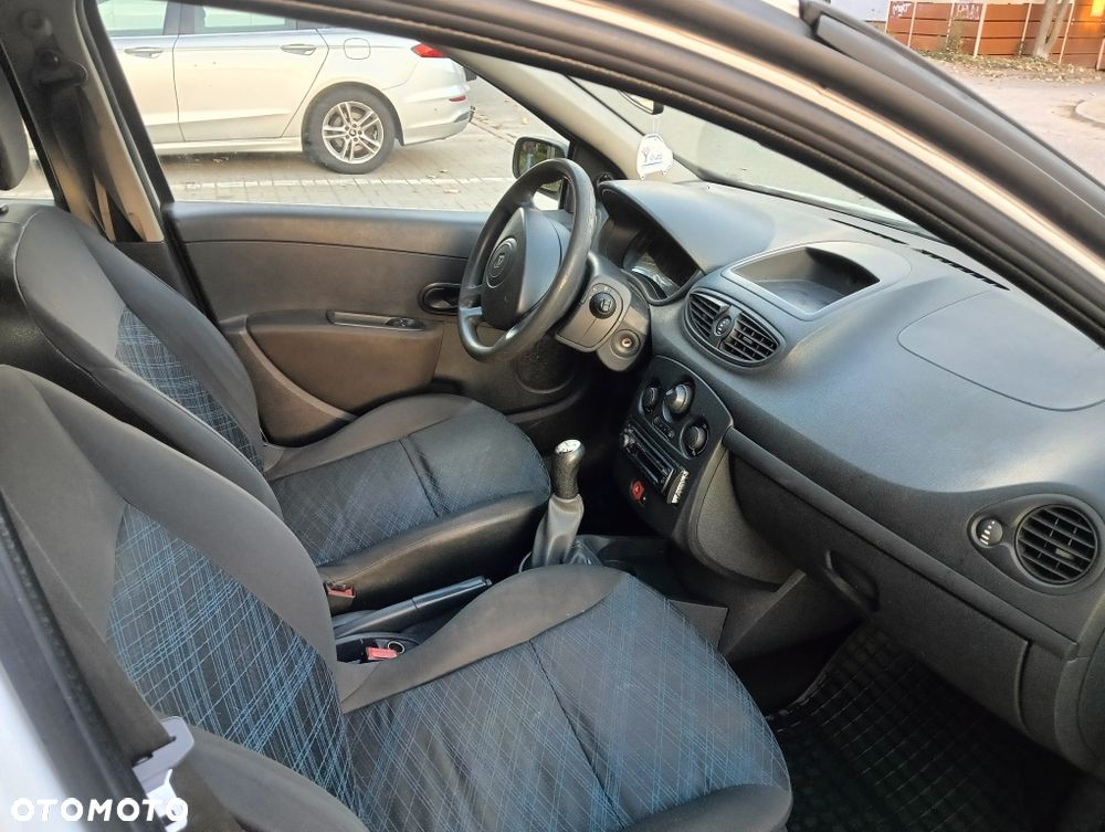 Renault Clio - 8