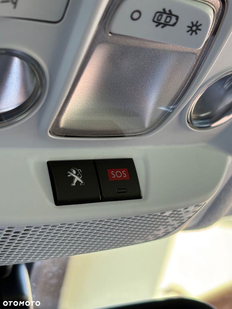 Peugeot 208 1.2 PureTech Allure - 15