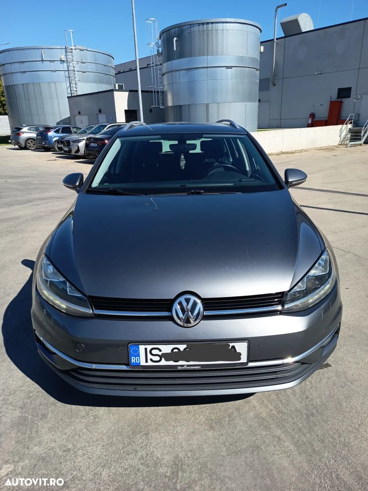 Volkswagen Golf - 1