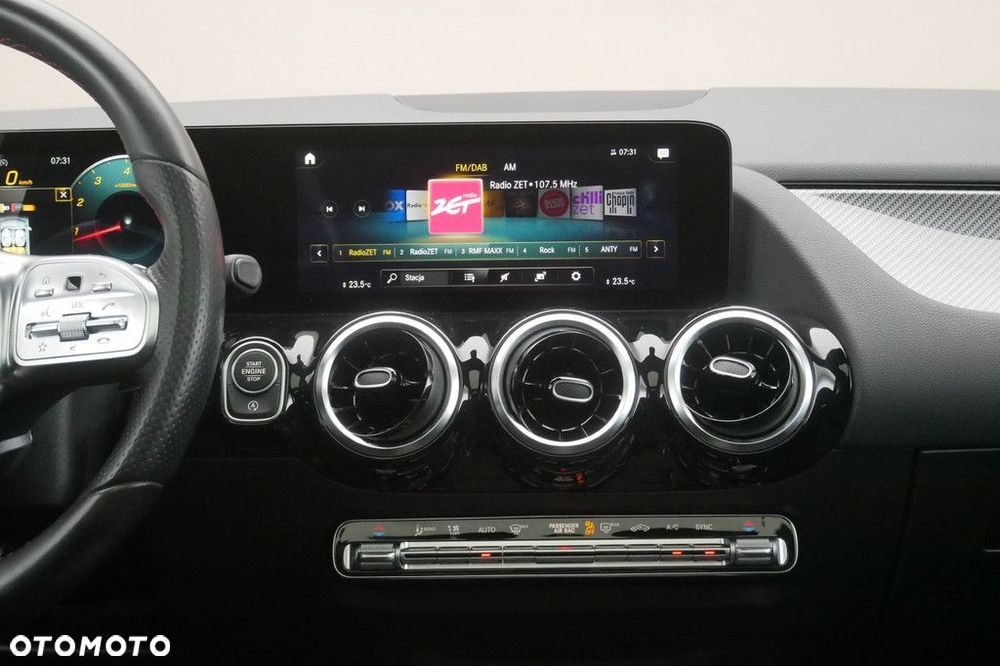 Mercedes-Benz GLA - 10