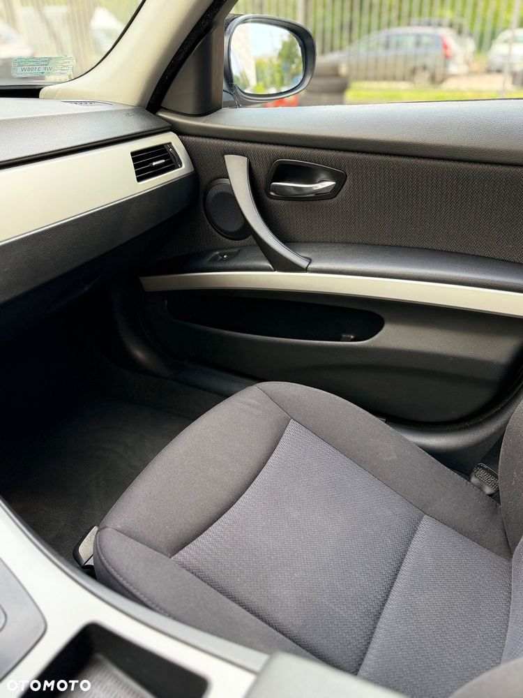 BMW Seria 3 325i xDrive - 10