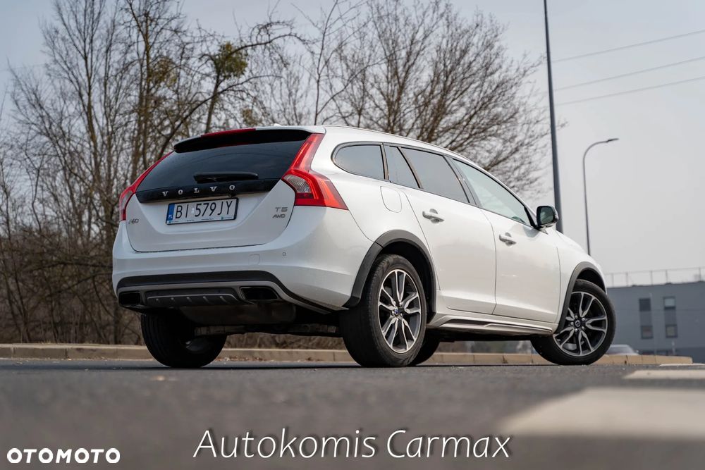 Volvo V60 Cross Country T5 AWD Summum - 8