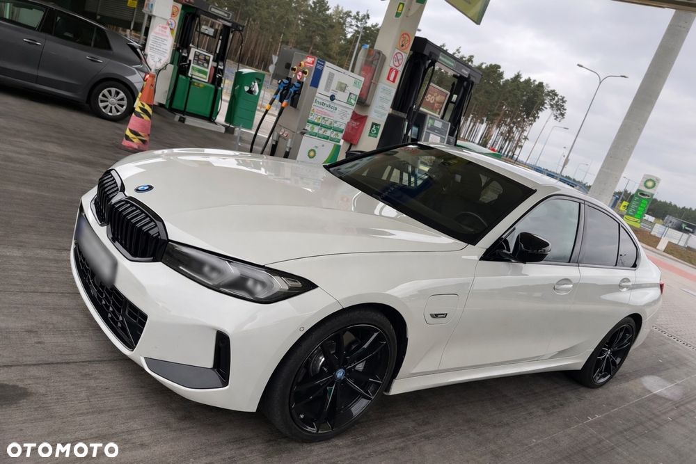 BMW Seria 3 330e PHEV M Sport sport - 2