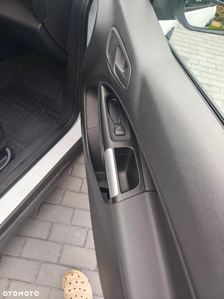 Ford Transit Connect - 12