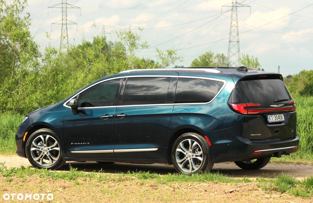 Chrysler Pacifica - 11
