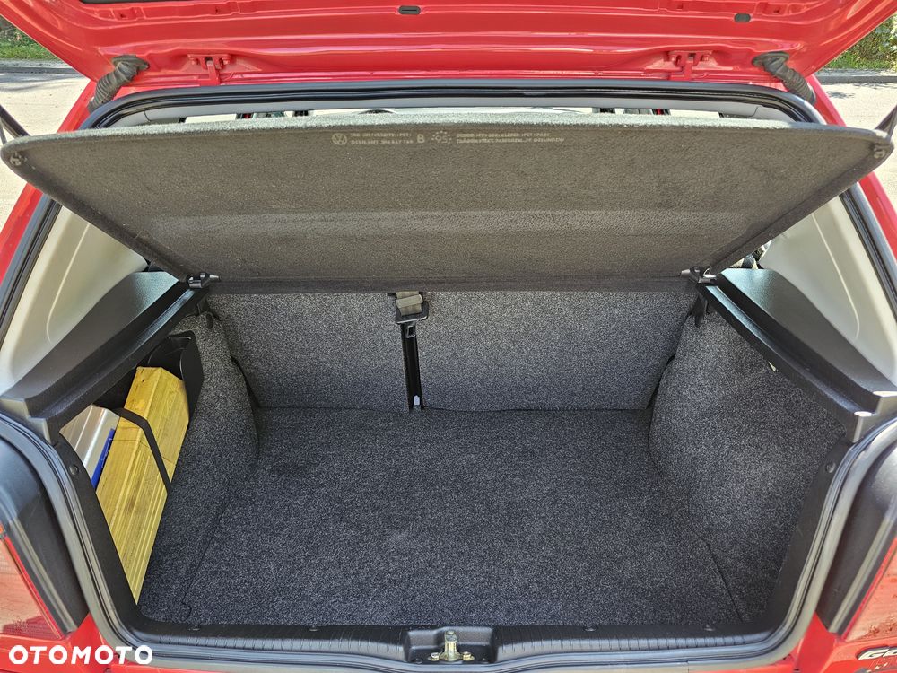 Volkswagen Golf - 16