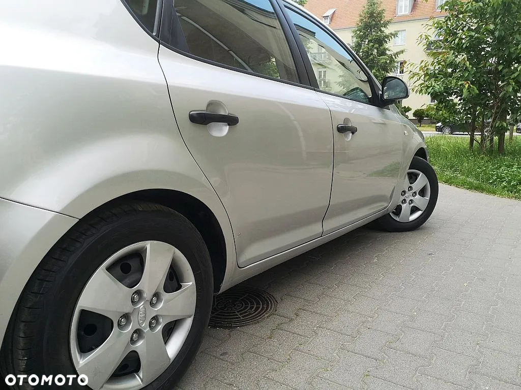 Kia Ceed - 13