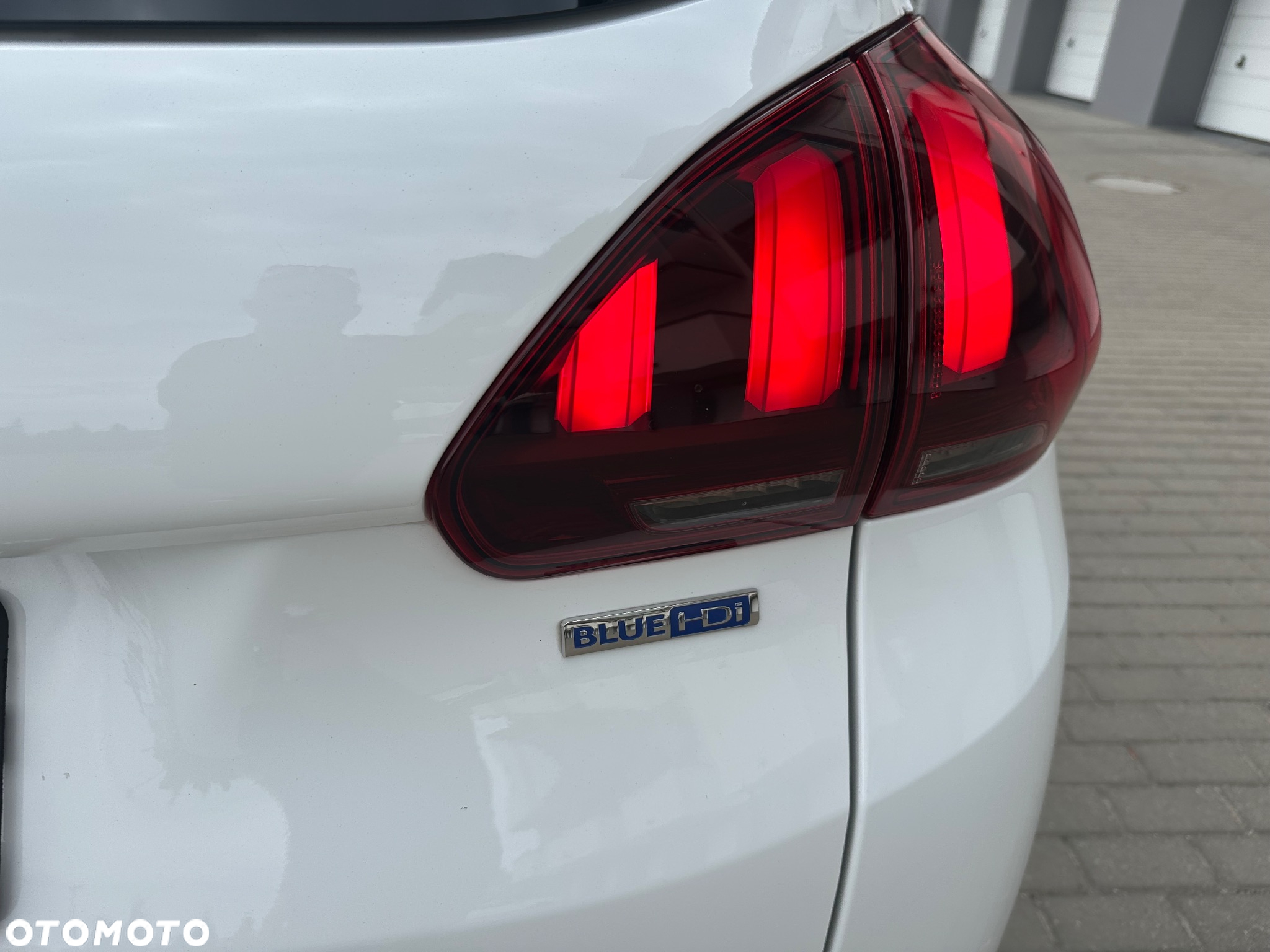 Peugeot 2008 1.6 BlueHDi Allure - 6