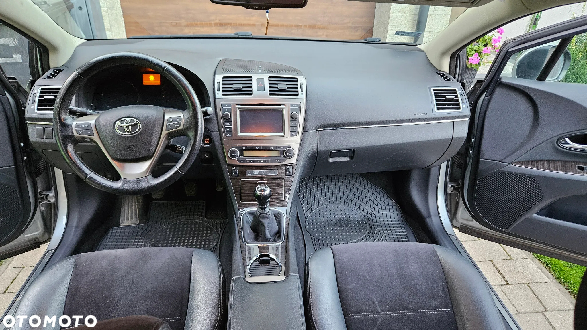 Toyota Avensis 2.0 Premium - 13