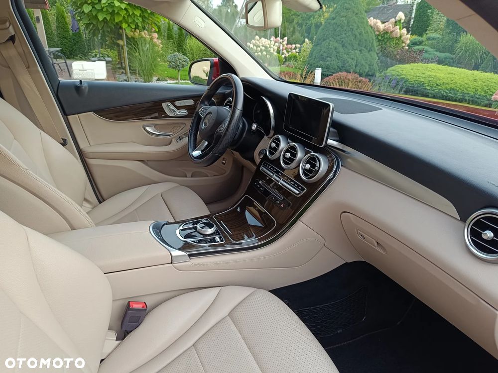 Mercedes-Benz GLC - 27