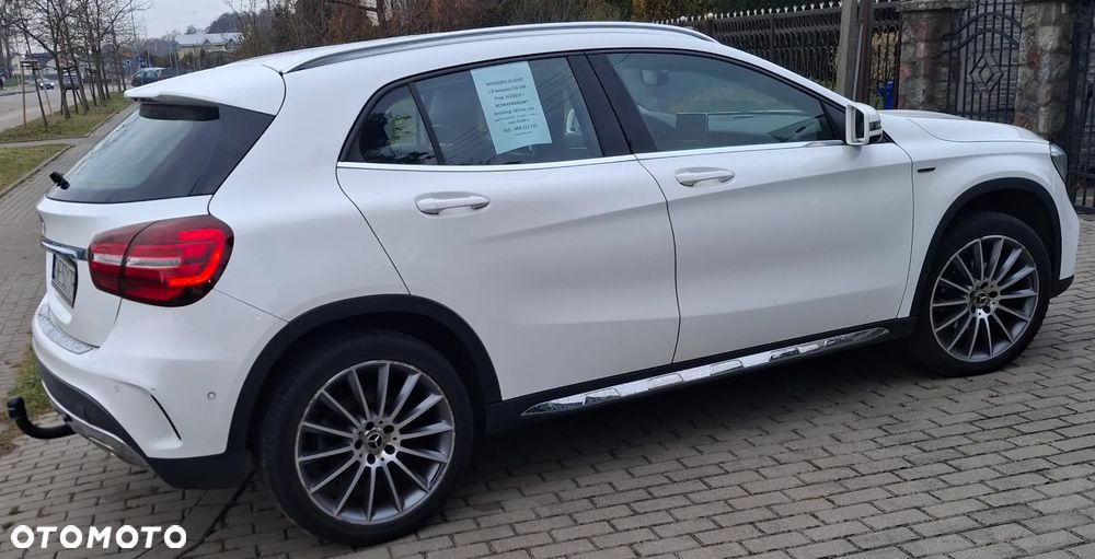 Mercedes-Benz GLA 200 7G-DCT - 5