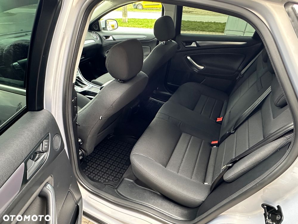 Ford Mondeo 2.0 EcoBoost Titanium X - 27
