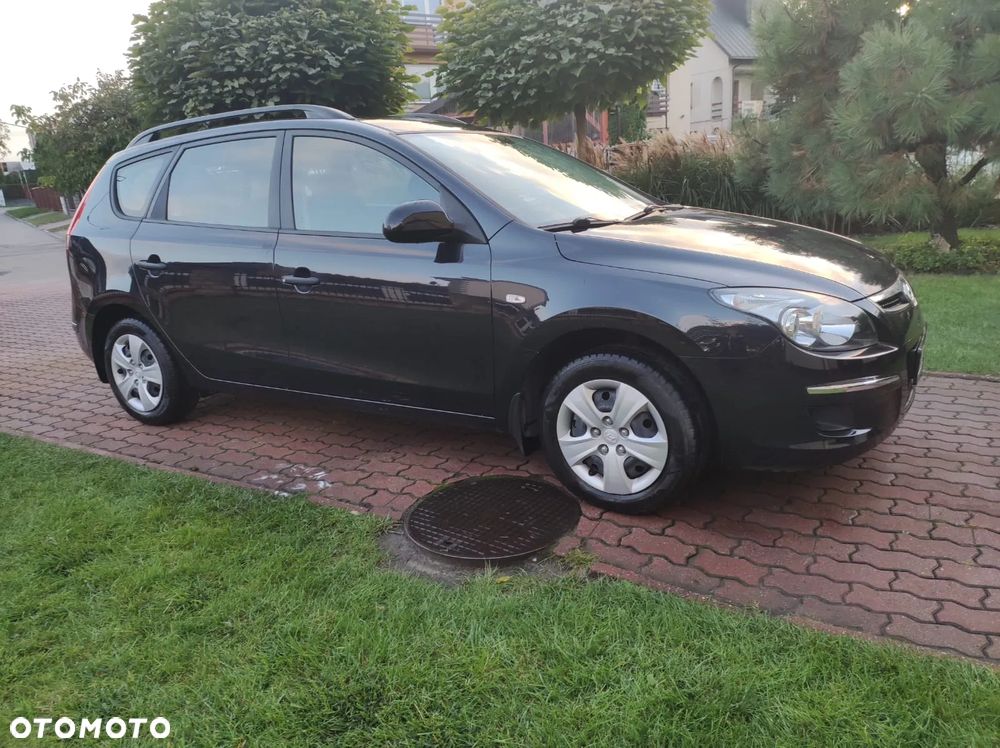 Hyundai i30 1.4 Base + - 3