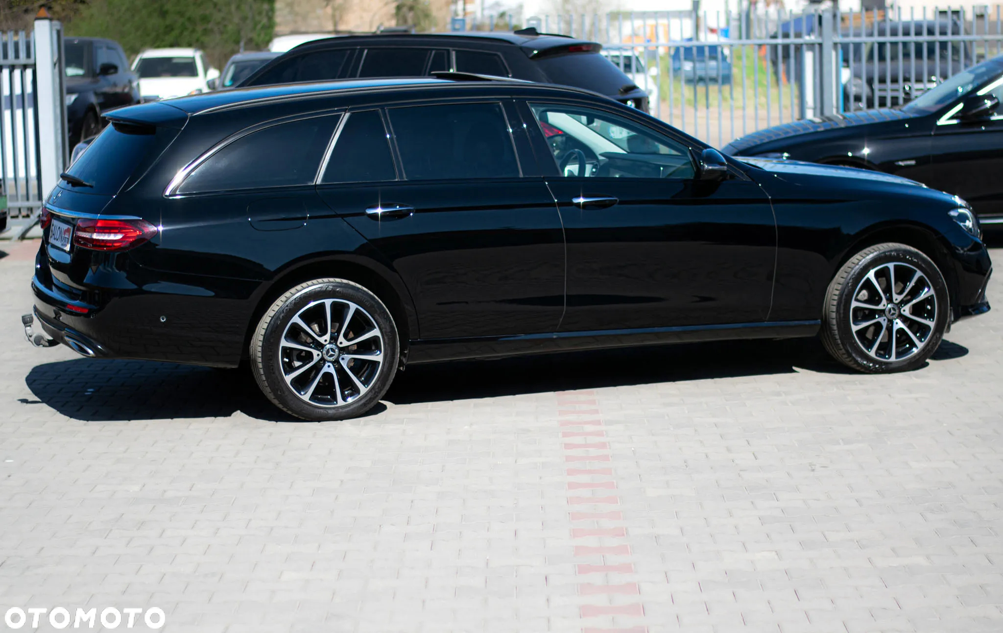 Mercedes-Benz Klasa E 220 d 4Matic T 9G-TRONIC Avantgarde - 5