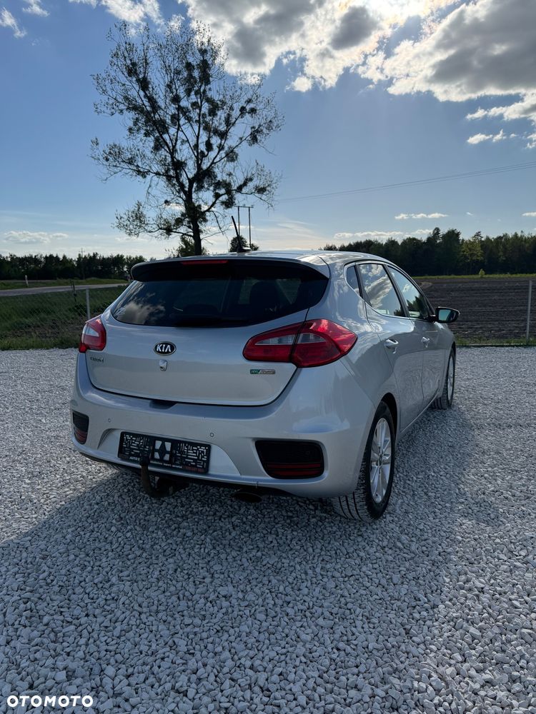 Kia Ceed 1.6 CRDi 136 ISG Vision - 4