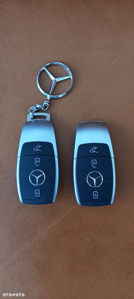 Mercedes-Benz Klasa C 220 d 4MATIC 9G-TRONIC - 19