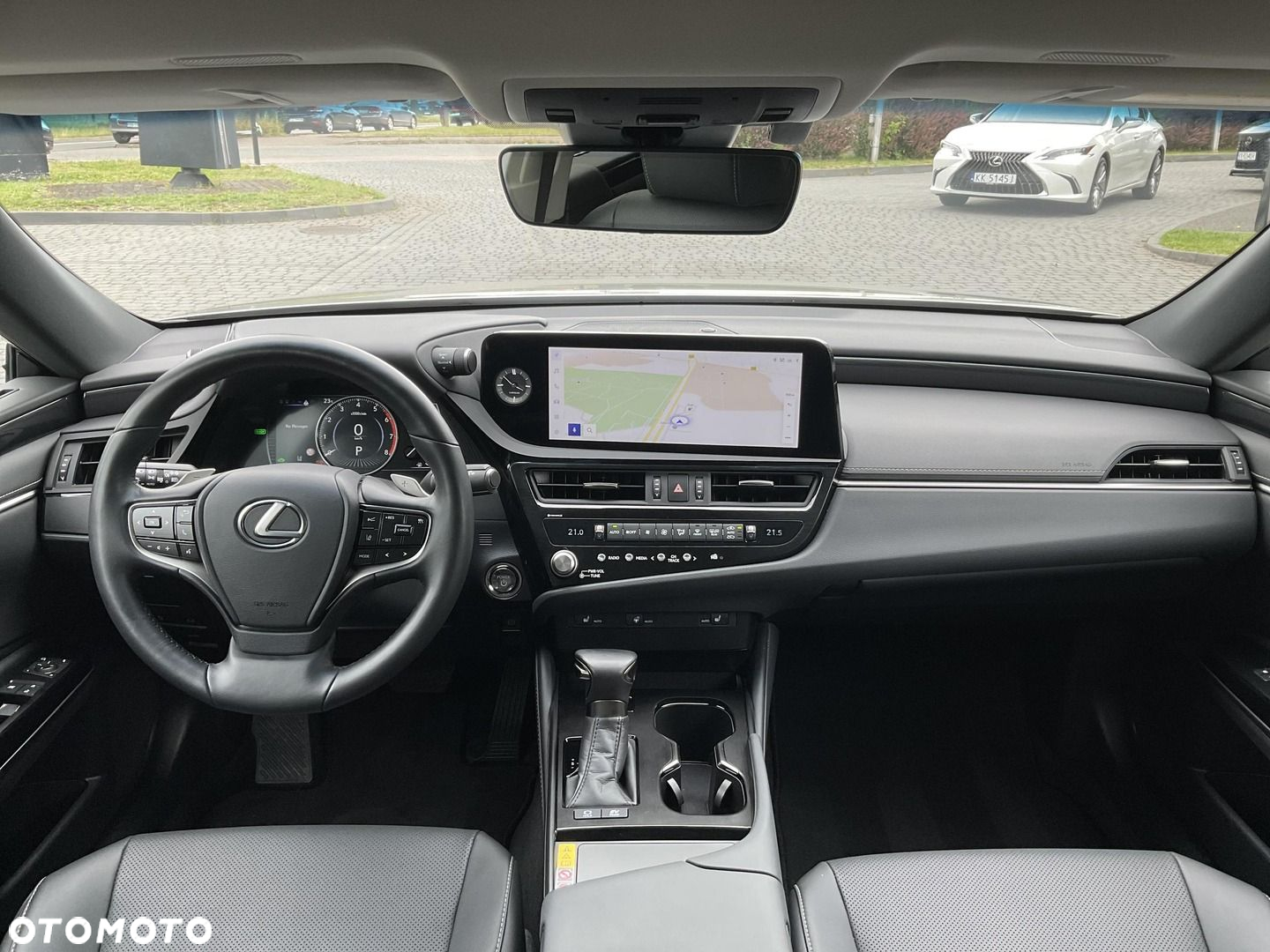 Lexus ES 300h Business Edition - 17