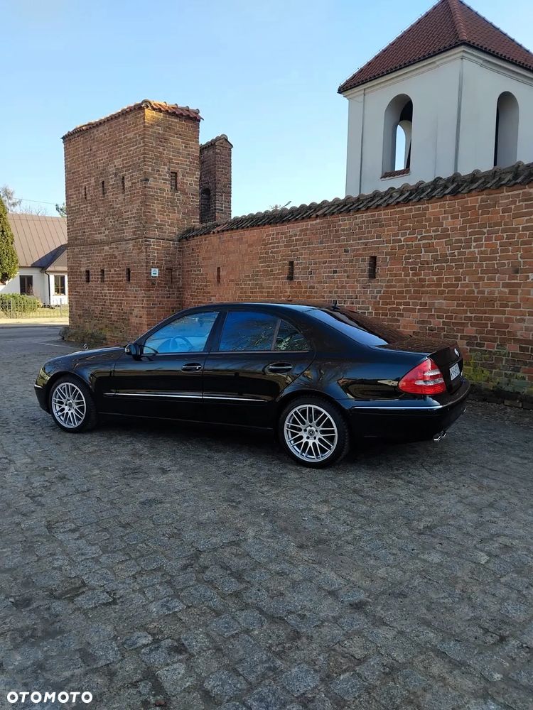 Mercedes-Benz Klasa E 500 7G-TRONIC Elegance - 4