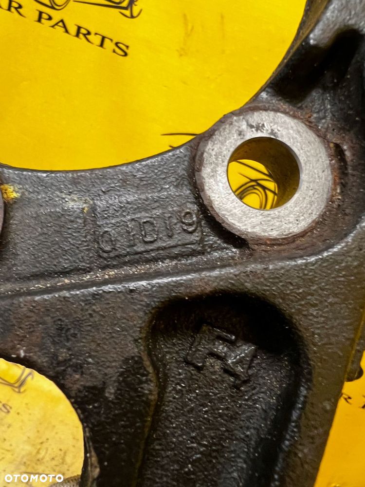 ŁAPA MOCOWANIE WSPORNIK MOSTU PRZEDNIEGO TOYOTA HILUX VIII 8 2.4D D4D - 3