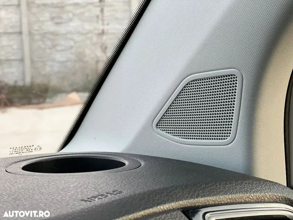 Volkswagen TRANSPORTER CARAVELLE MULTIVAN - 16