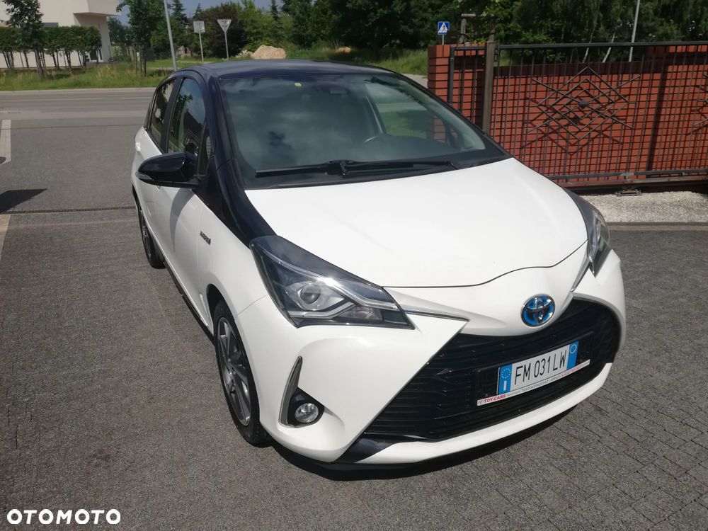 Toyota Yaris Hybrid 100 Premium - 6