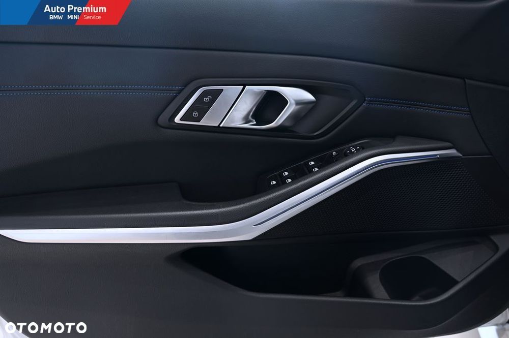 BMW Seria 3 318i - 10