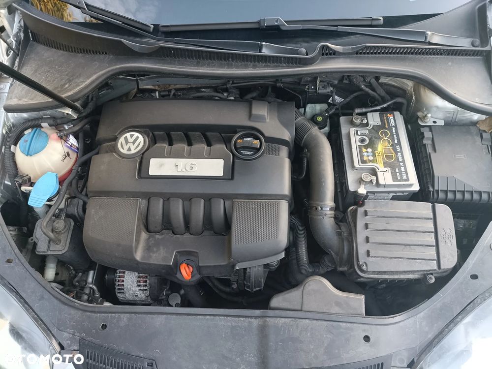 Volkswagen Golf - 24