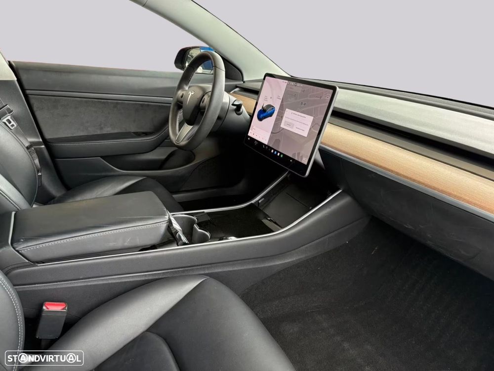 Tesla Model 3 - 5