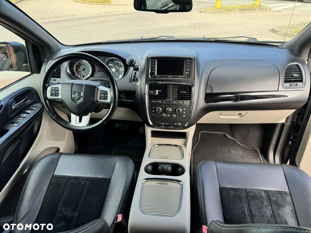 Dodge Grand Caravan - 13