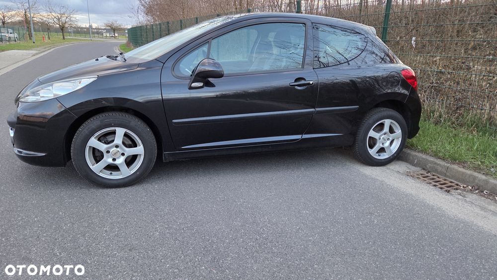Peugeot 207 - 6