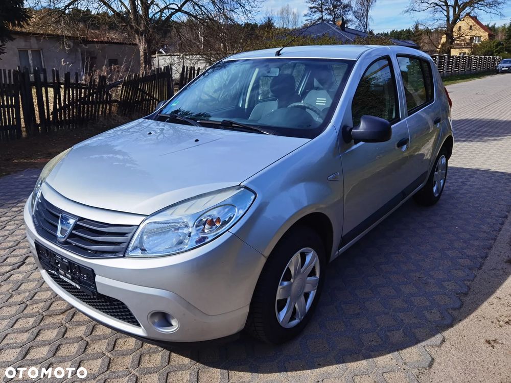 Dacia Sandero 1.2 16V 75 Celebration - 1