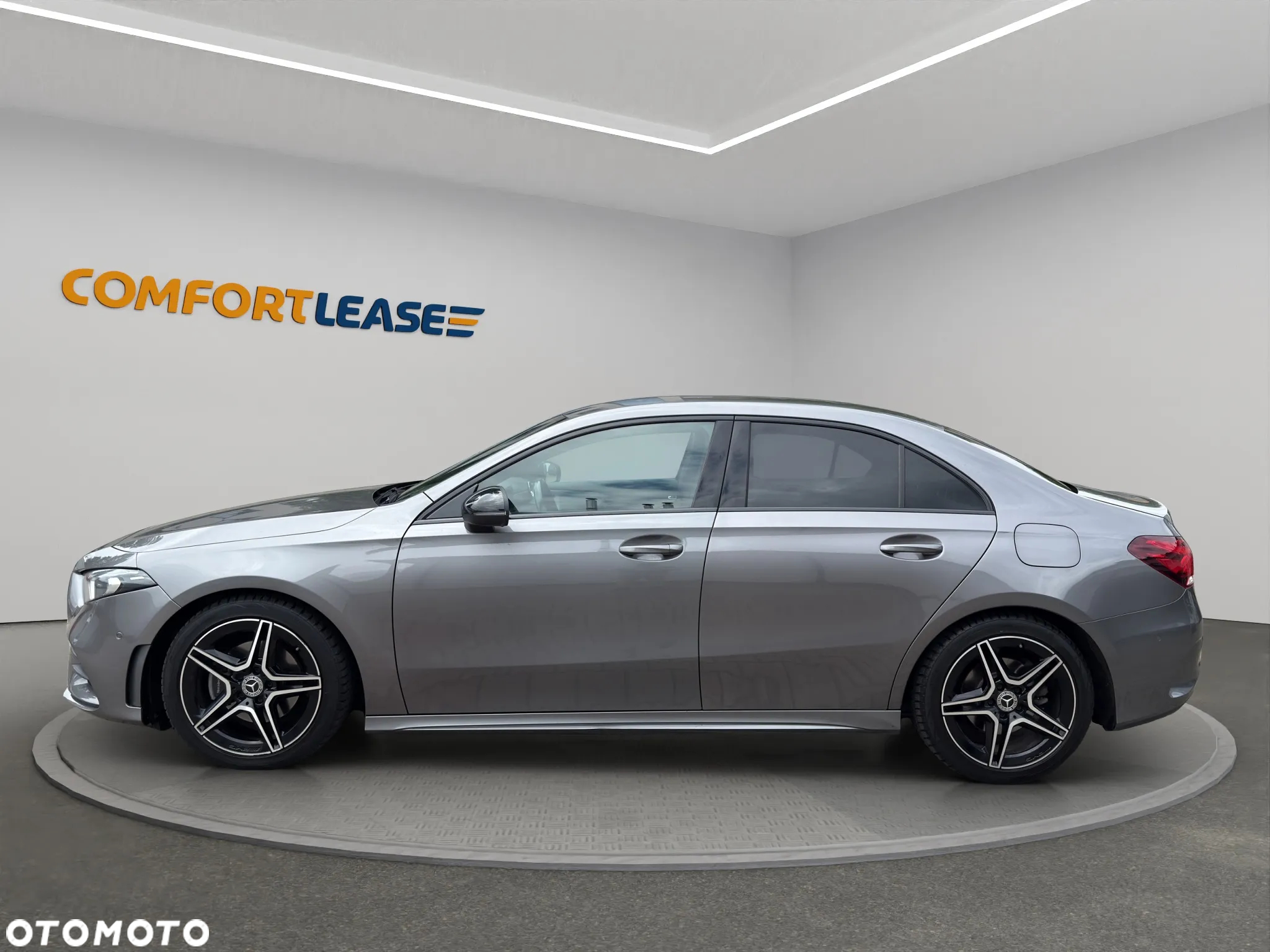 Mercedes-Benz Klasa A 200 AMG Line 7G-DCT - 3