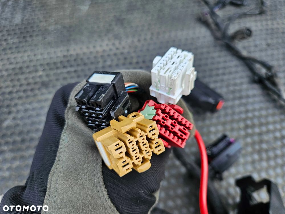Wiazka 8E1971072EQ Instalacja Silnika 2.0 ALT 20V 130KM Europa Manual Audi A4 B6 - 7