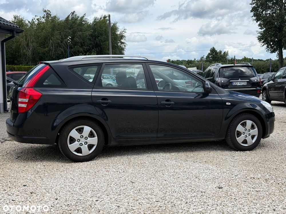 Kia Ceed 1.6 L - 13