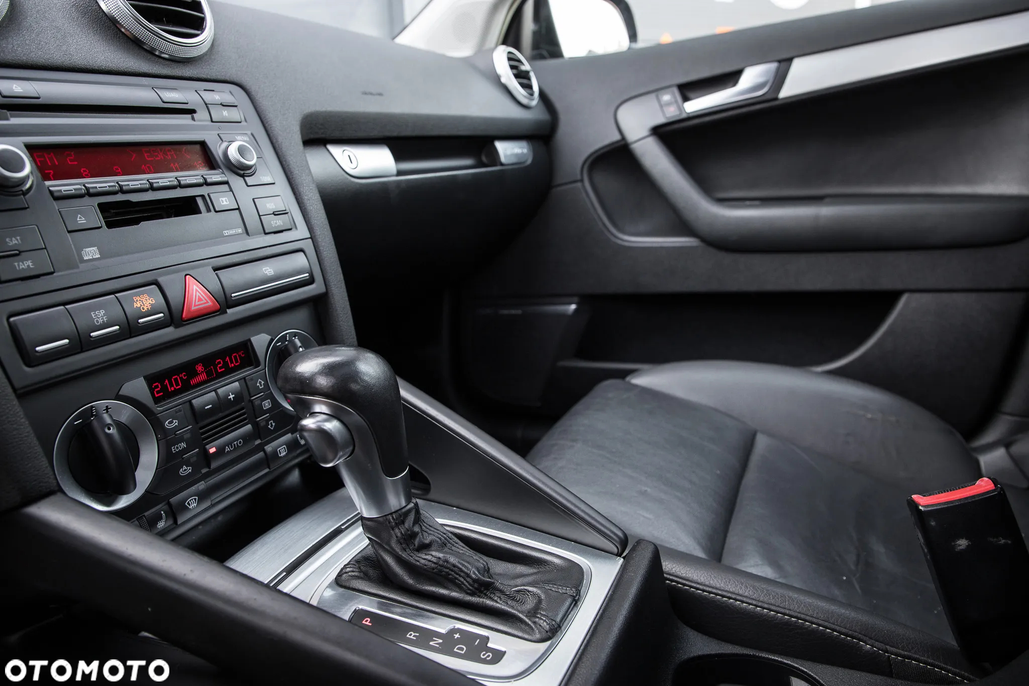 Audi A3 3.2 Sportback quattro S tronic S line Sportpaket plus - 24