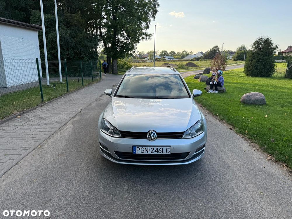 Volkswagen Golf - 1