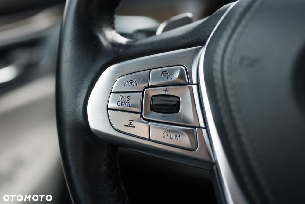 BMW Seria 7 - 26