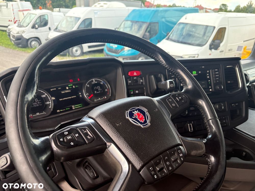 Scania R 450 | RETARDER | FULL LED | CAŁA NA PODUSZKACH | KLIMA POSTOJOWA | DWA ZBIORNIKI | NAWIGACJA | NOWE SPRZĘGŁO | SPROWADZONA | SUPER STAN - 27
