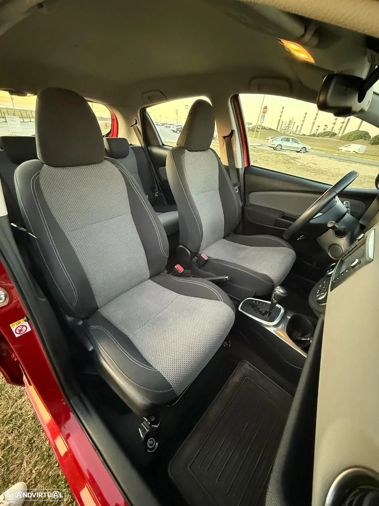 Toyota Yaris 1.5 HSD Exclusive+P.Luxury - 11