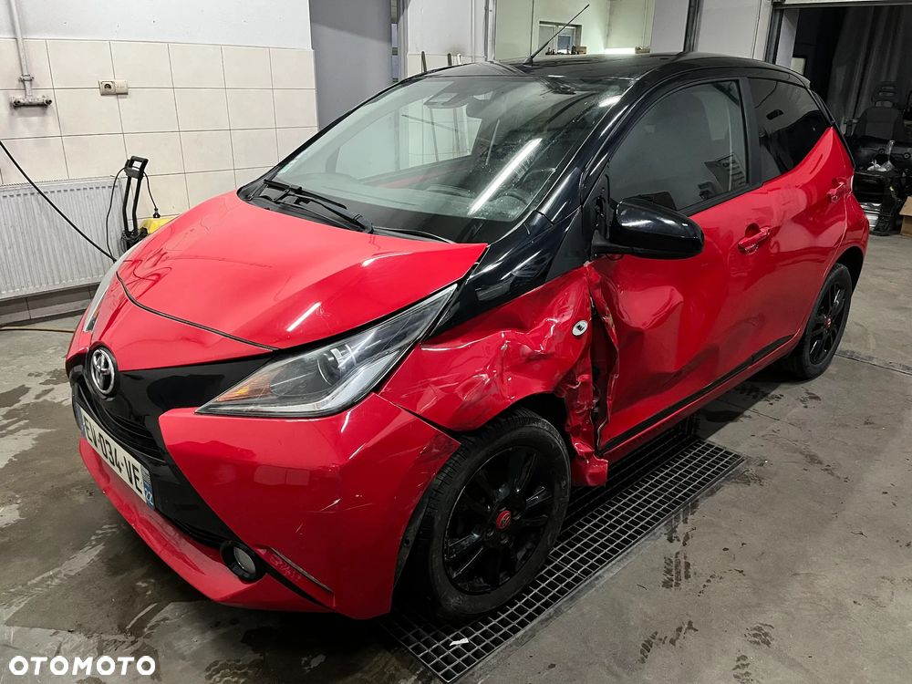 Toyota Aygo x-play Edition S+ - 2