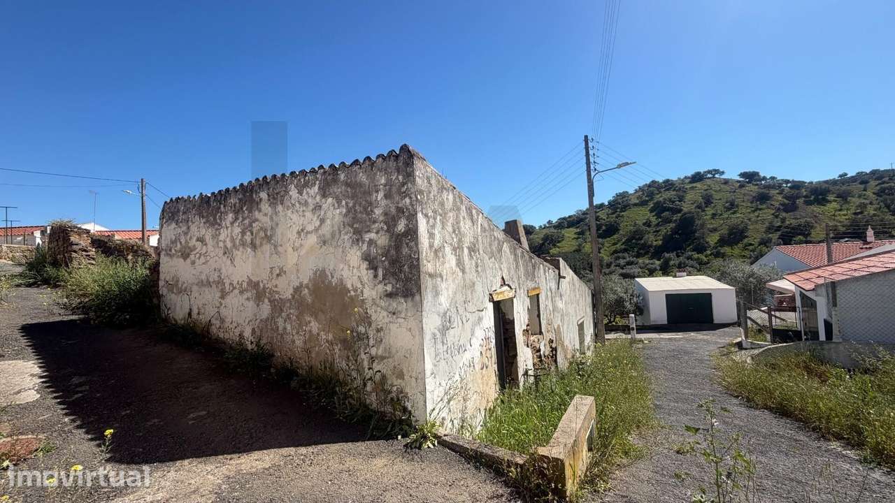 Ruína em Guerreiros do Rio com vista Rio Guadiana - Grande imagem: 2/7