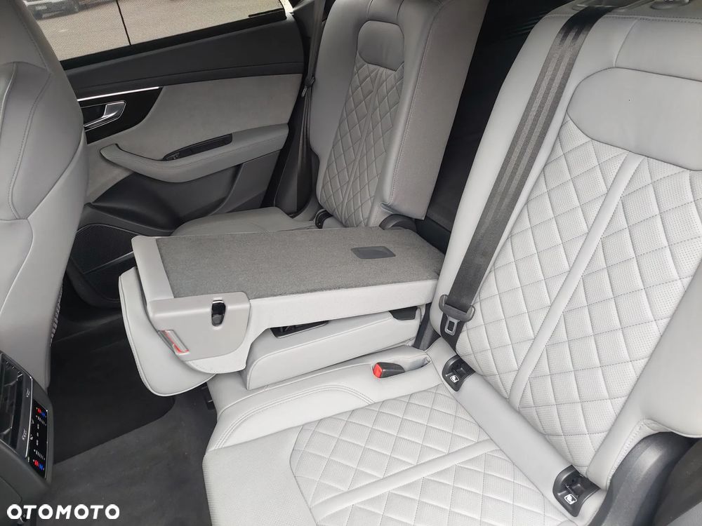 Audi Q8 Sportback e-tron - 21