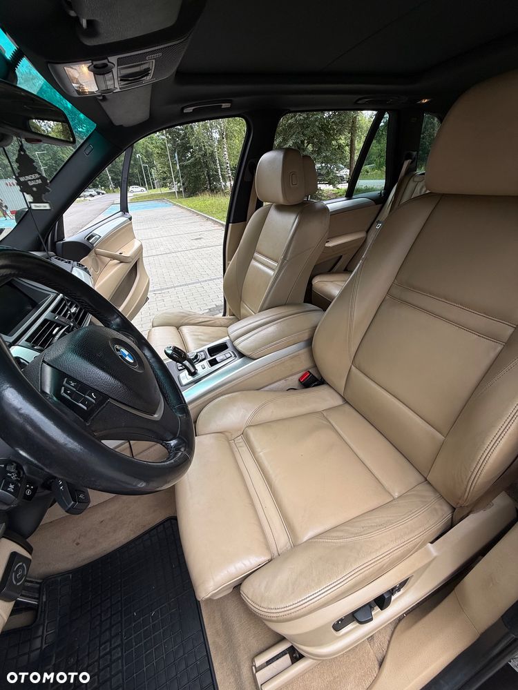 BMW X5 4.8i xDrive - 14