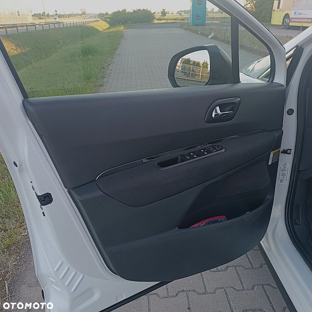 Peugeot 3008 1.6 HDi Trendy - 21