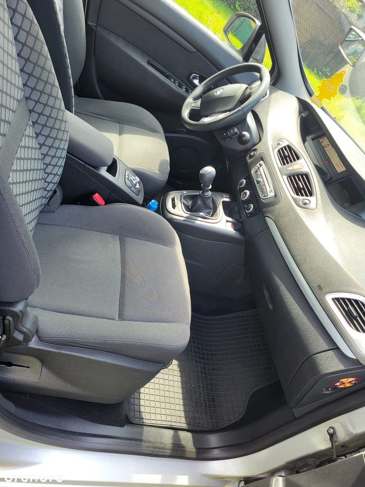 Renault Scenic 1.6 16V 110 TomTom Edition - 25