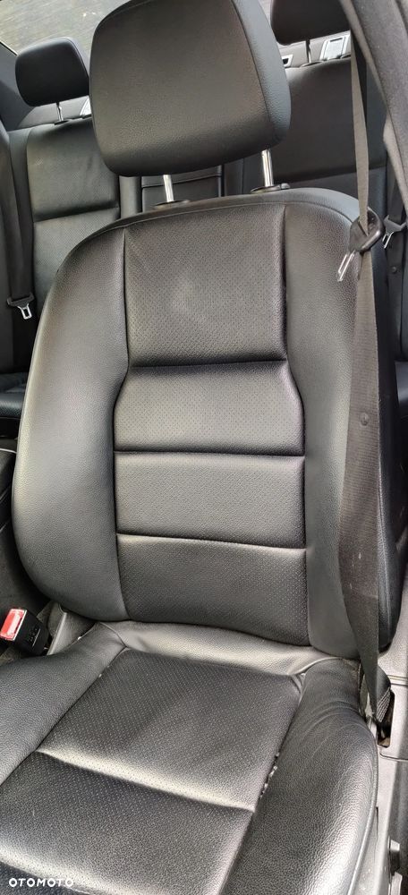 Mercedes-Benz Klasa C 300 7G-TRONIC - 16