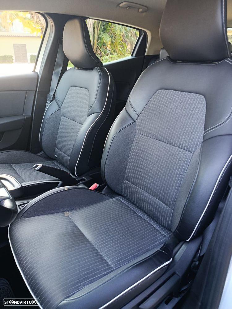 Renault Clio TCe 100 INTENS - 19